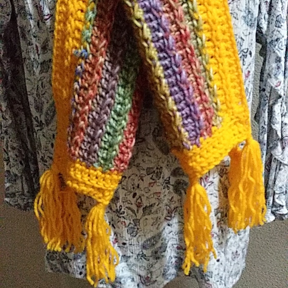 Handmade Colorful Scarf - Picture 4 of 8